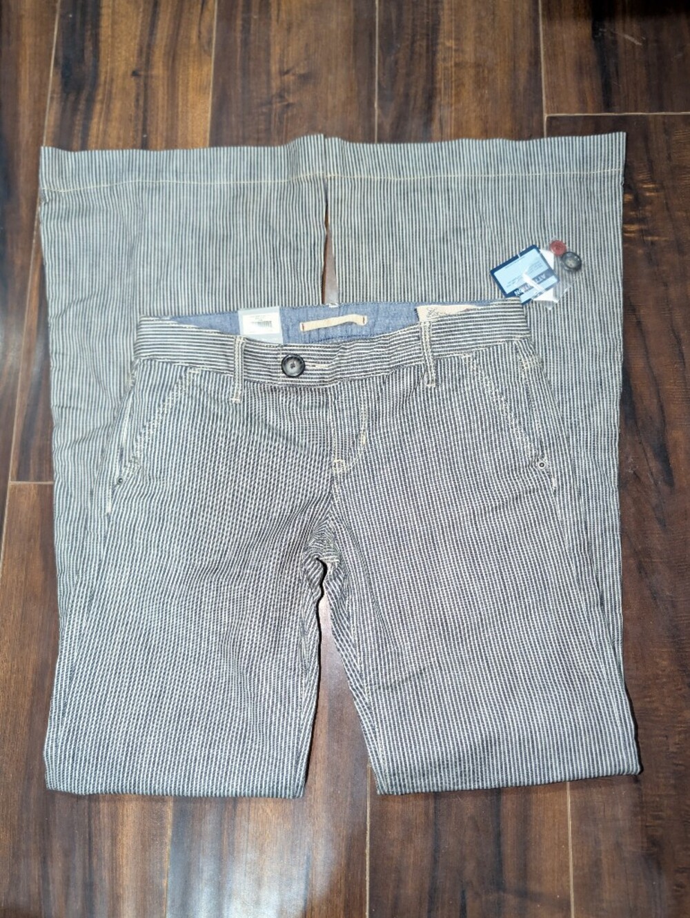 GAP•Low Rise Fitted Stretch Flare - Picture 4 of 9